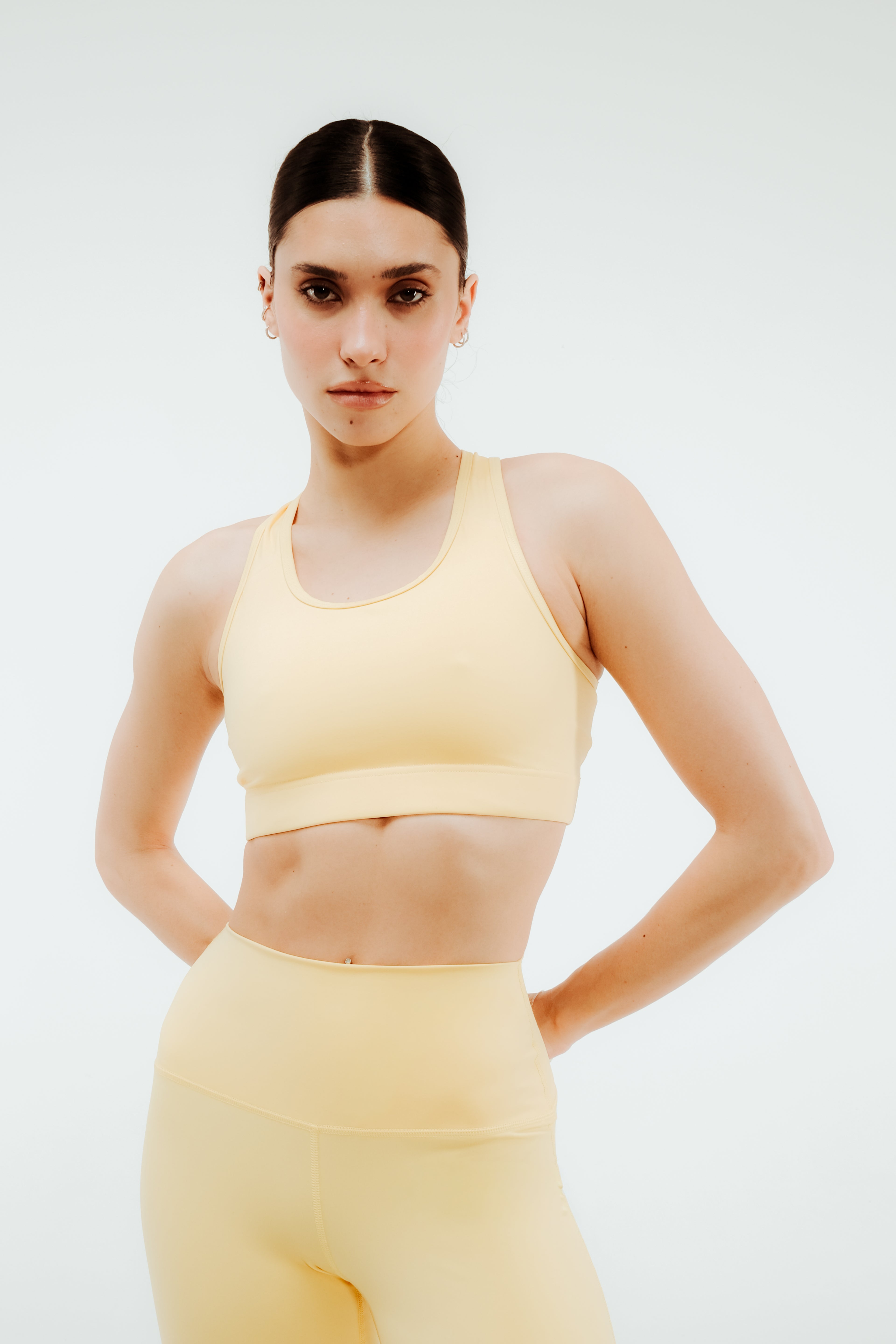 Jaki stanik sportowy dla kobiet wybrac? Kompletny poradnik 2026